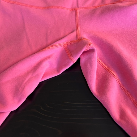 Lululemon Reversible Wunder Under pink / burgundy crop size 4 - Picture 12 of 16